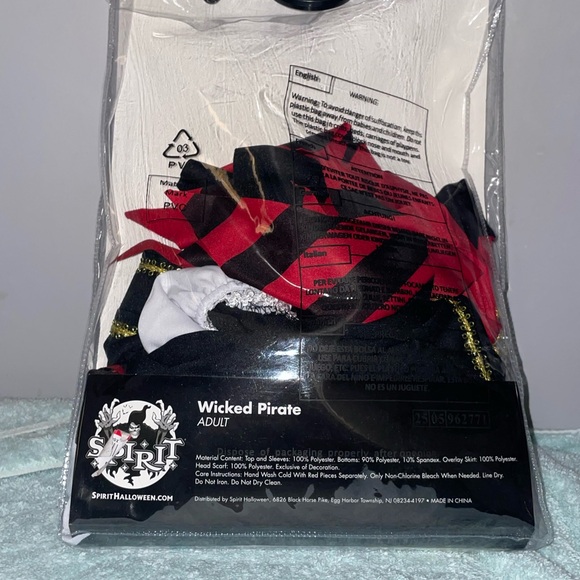 Spirit Wicked Pirate Costume with Red, Black, and White - Picture 5 of 5